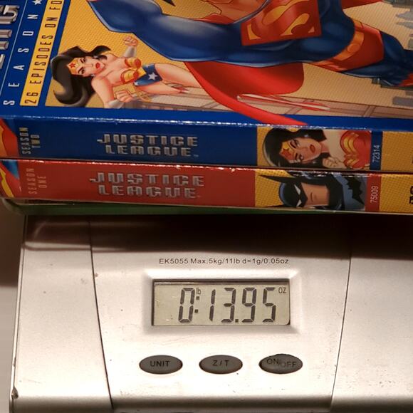 Justice League Season One & Two DC Comics Classic Collection - Picture 6 of 6